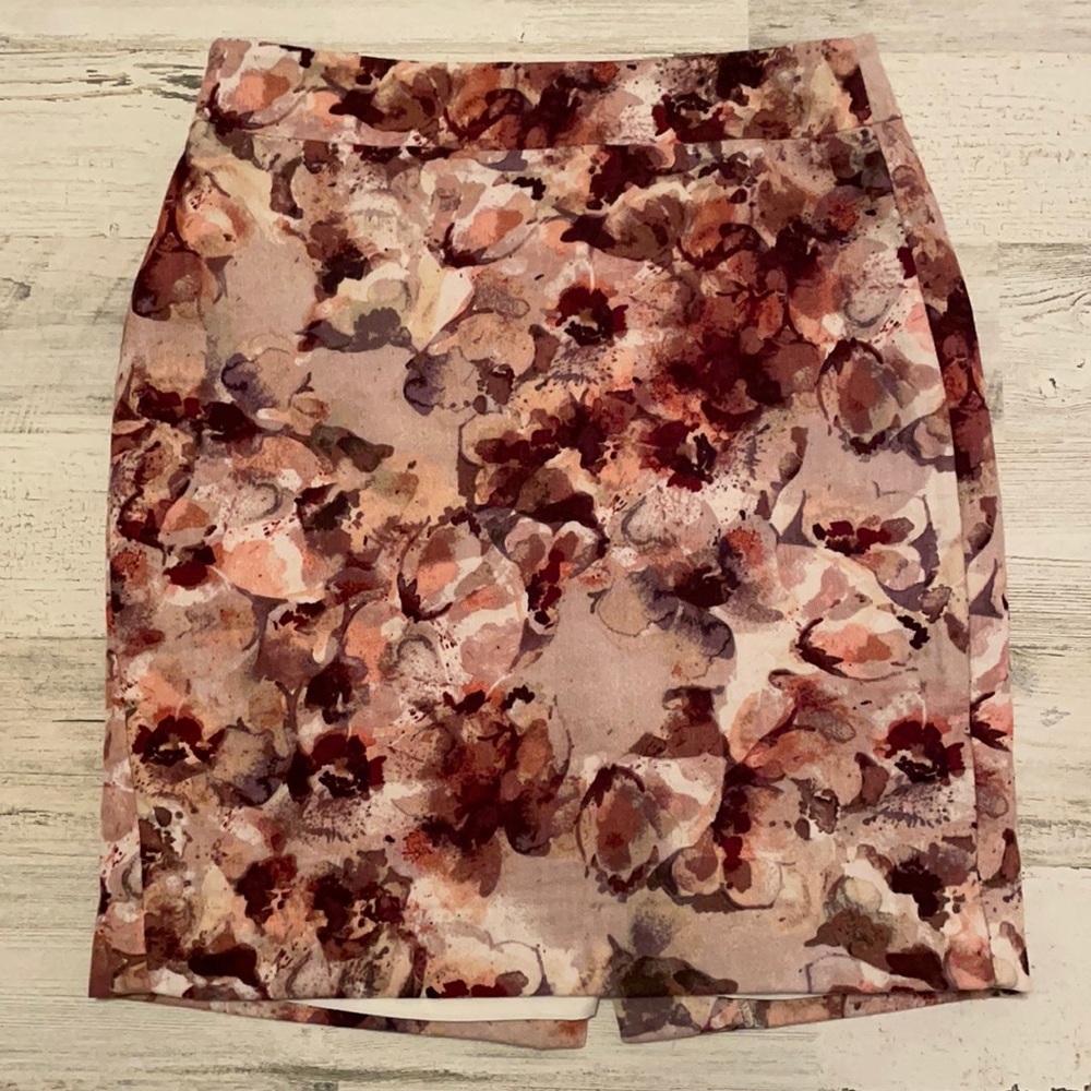 Burgundy maroon Ann Taylor A-Line Skirt floral pattern